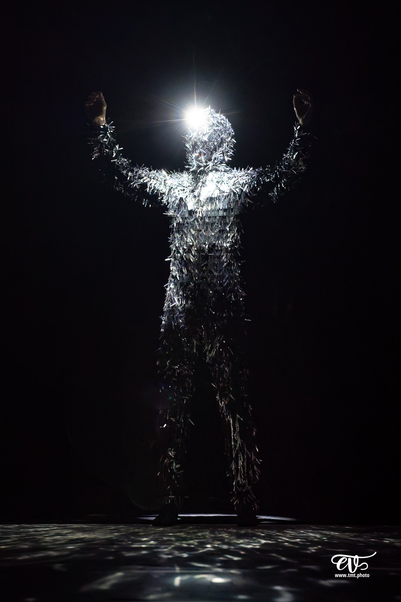 A4 (COMME LA FEUILLE) CIE CHICOS MAMBO